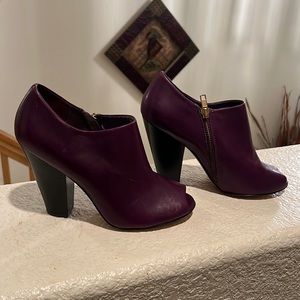 Vince Camuto shoes. Size 6 plum color leather heel shoes